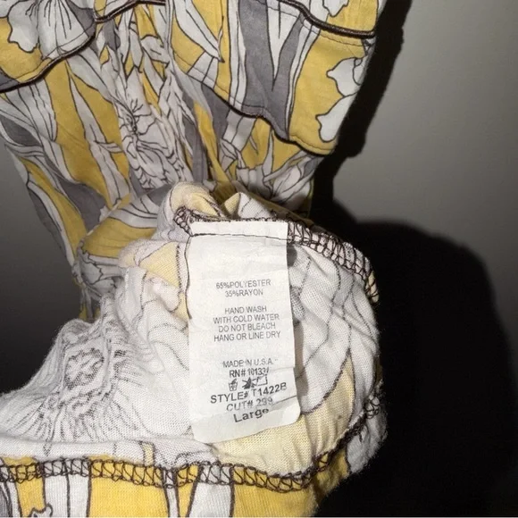 Y2K CHARLOTTE RUSSE  V-Neck Short Sleeve Babydoll Floral Top - Picture 4 of 4